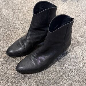 Stuart Weizmann Black Leather Women's Boots